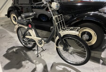 Honda P 50 super gerestaureerd met nl kenteken.