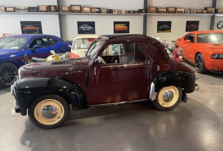 Simca 6 van 1948 gerestaureerd.